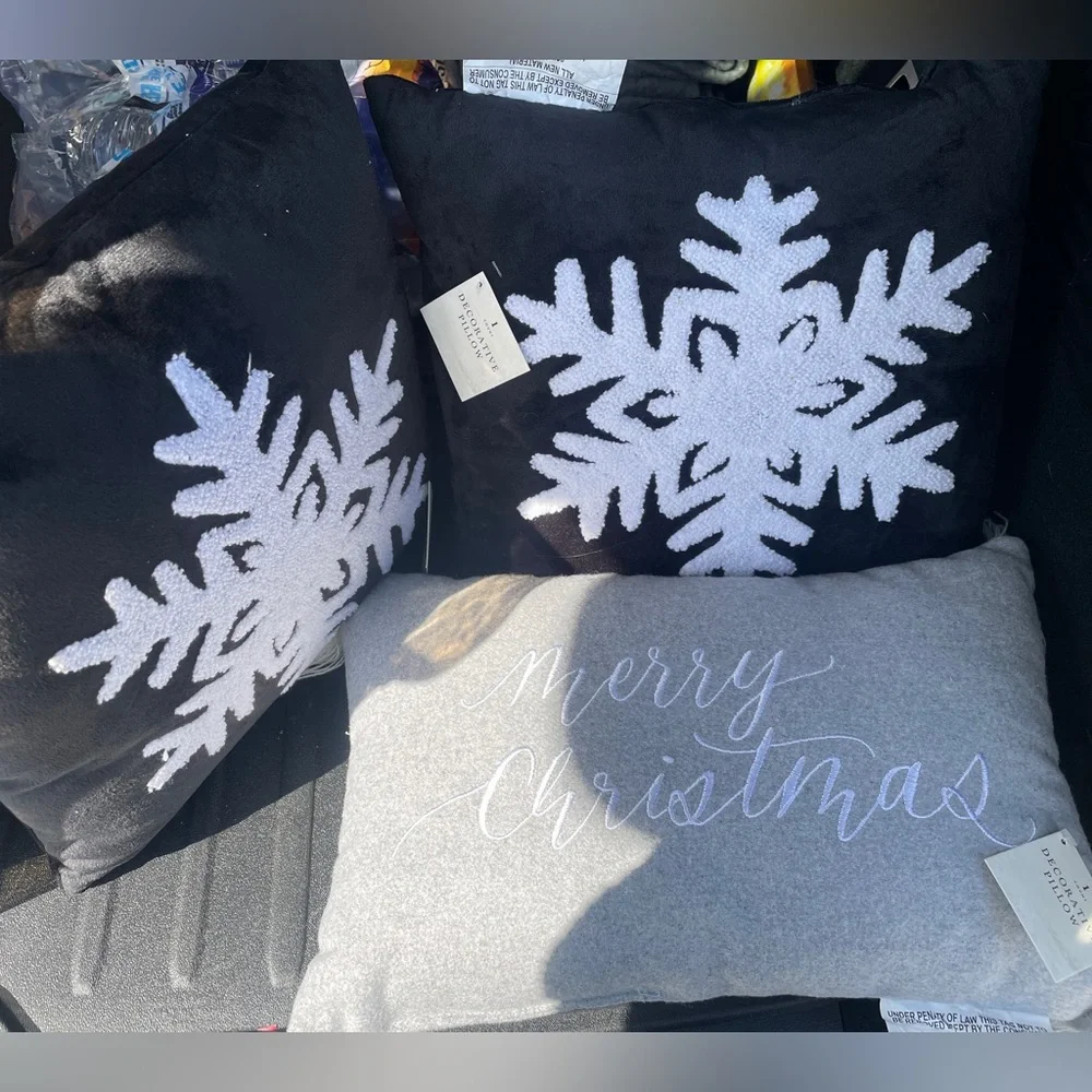 Festive Snowflake and Merry Christmas Pillow Set